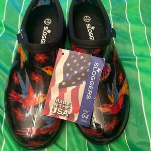 Sloggers Colorful Bird Garden Shoes - Black and Red
